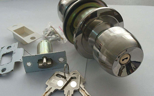 让胡路24小时上门开锁公司