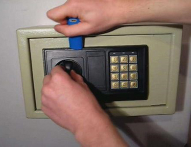 让胡路24小时上门开锁公司