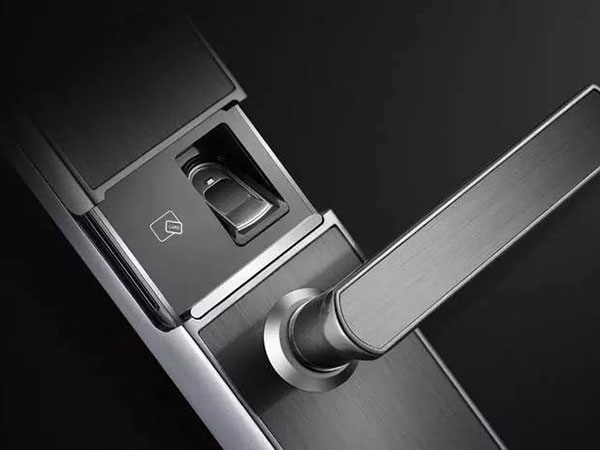 让胡路24小时上门开锁公司